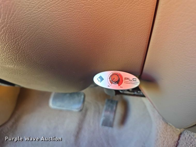 image for item FI0573 2001 Ford Crown Victoria LX 