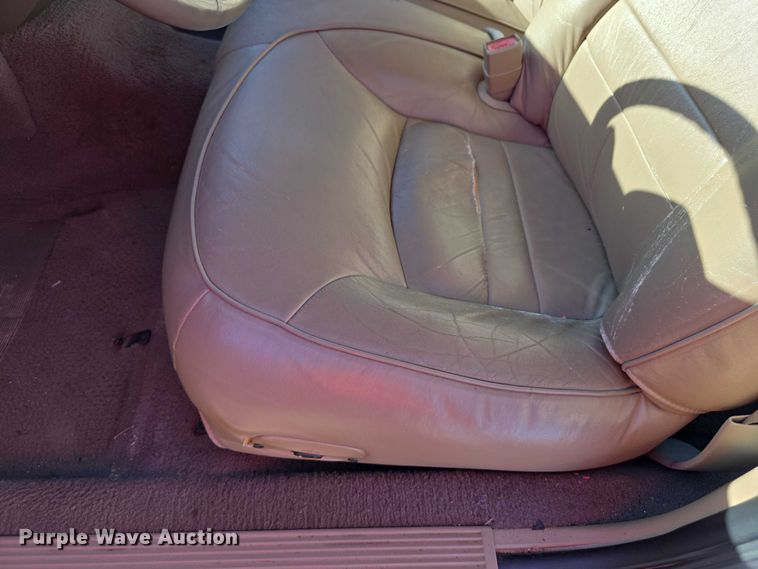 image for item FI0573 2001 Ford Crown Victoria LX 