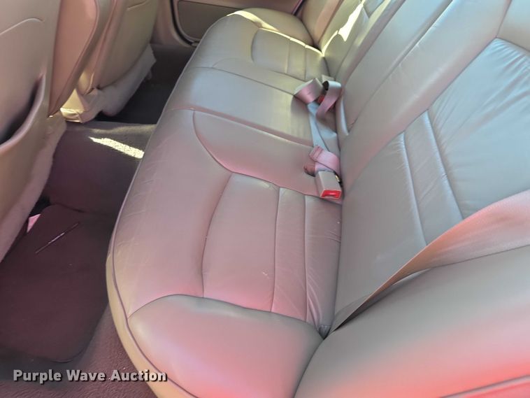 image for item FI0573 2001 Ford Crown Victoria LX 