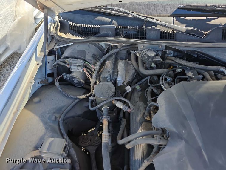 image for item FI0573 2001 Ford Crown Victoria LX 