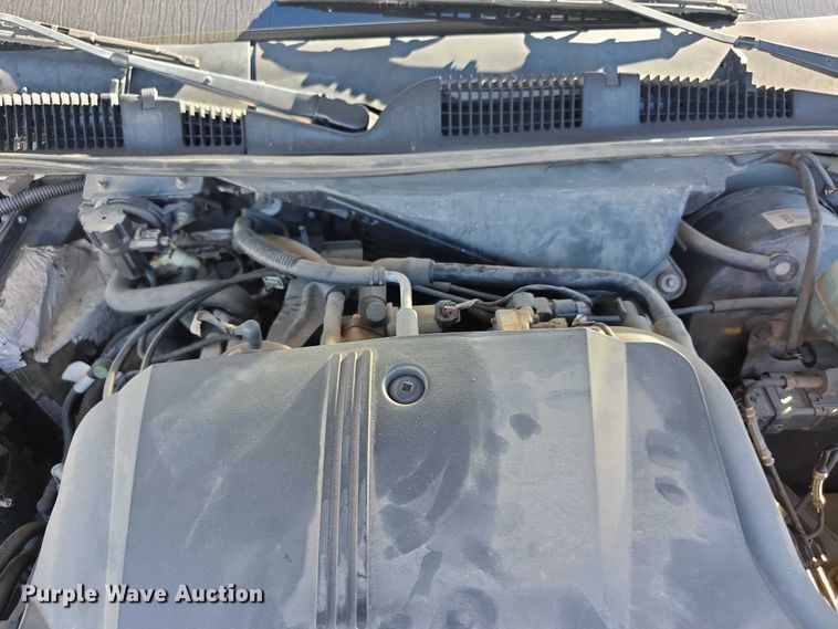 image for item FI0573 2001 Ford Crown Victoria LX 