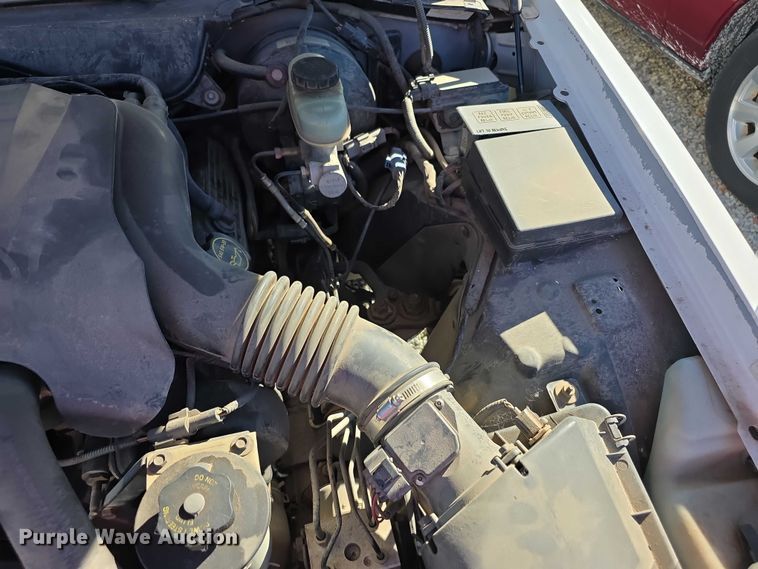 image for item FI0573 2001 Ford Crown Victoria LX 