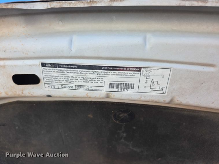 image for item FI0573 2001 Ford Crown Victoria LX 