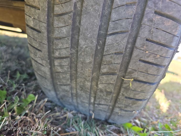 image for item FI0573 2001 Ford Crown Victoria LX 