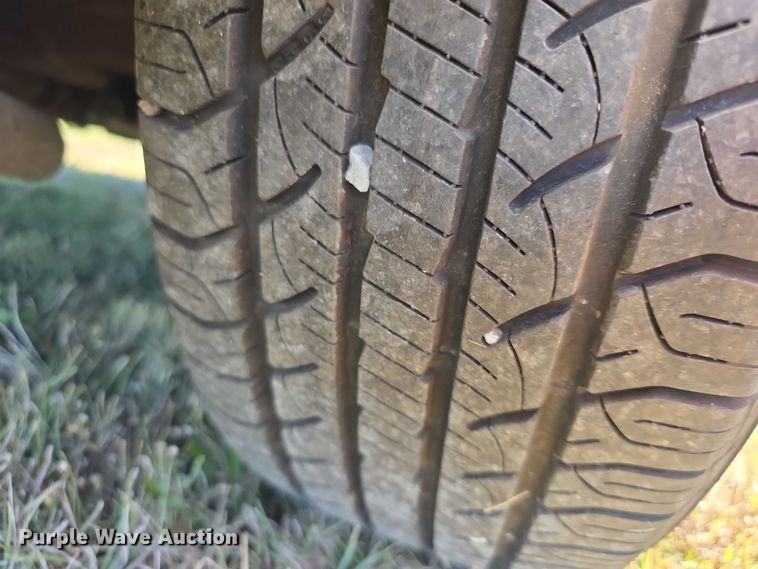 image for item FI0573 2001 Ford Crown Victoria LX 