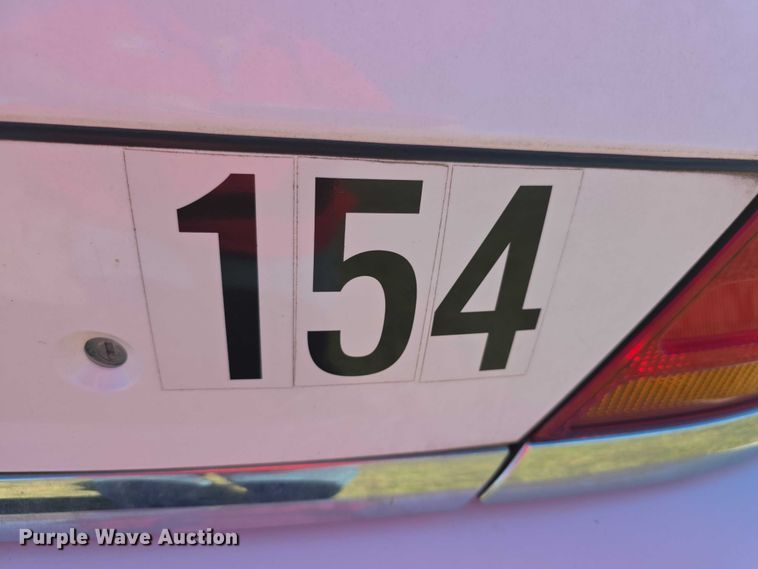 image for item FI0573 2001 Ford Crown Victoria LX 