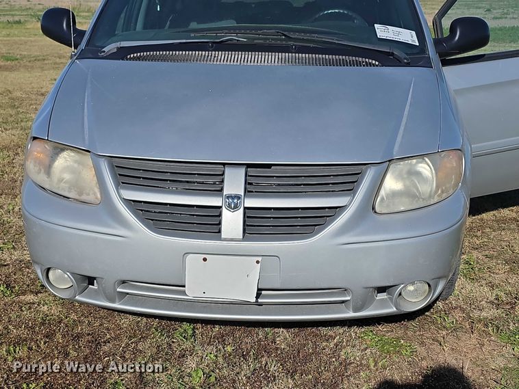 image for item FI0576 2005 Dodge  Grand Caravan  van