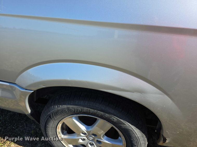 image for item FI0576 2005 Dodge  Grand Caravan  van