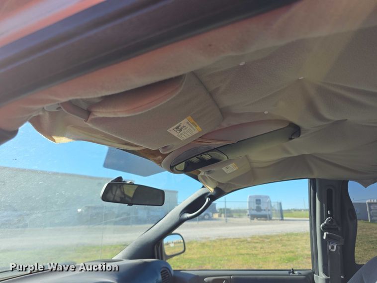 image for item FI0576 2005 Dodge  Grand Caravan  van