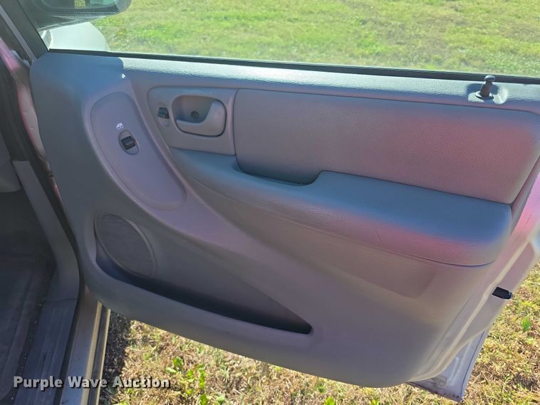 image for item FI0576 2005 Dodge  Grand Caravan  van