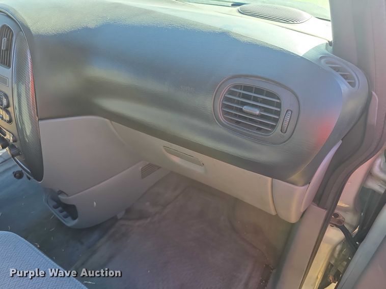 image for item FI0576 2005 Dodge  Grand Caravan  van