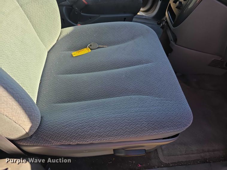 image for item FI0576 2005 Dodge  Grand Caravan  van