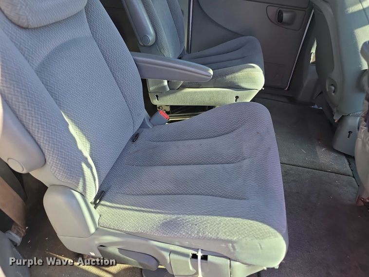 image for item FI0576 2005 Dodge  Grand Caravan  van