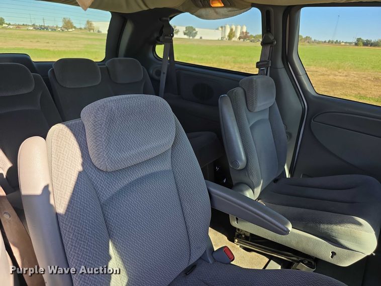image for item FI0576 2005 Dodge  Grand Caravan  van