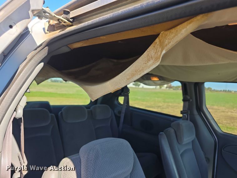 image for item FI0576 2005 Dodge  Grand Caravan  van