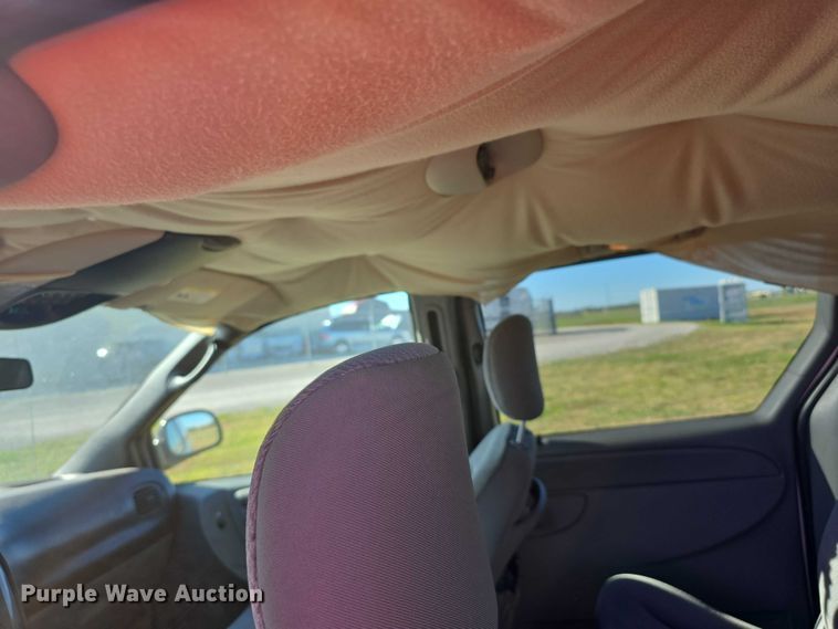 image for item FI0576 2005 Dodge  Grand Caravan  van