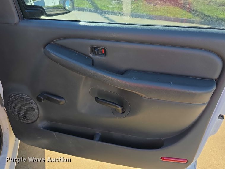 image for item FI0577 2006 Chevrolet Silverado 1500 pickup truck