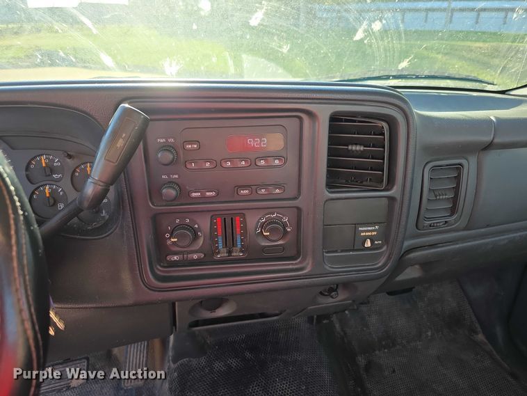 image for item FI0578 2003 Chevrolet Silverado 1500 pickup truck