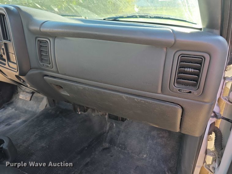 image for item FI0578 2003 Chevrolet Silverado 1500 pickup truck