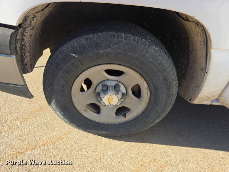 image for item FI0578 2003 Chevrolet Silverado 1500 pickup truck