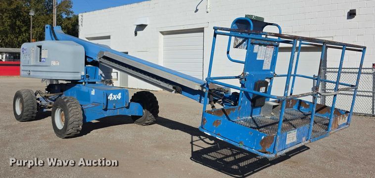 image for item FI0579 2005 Genie S-40 boom lift