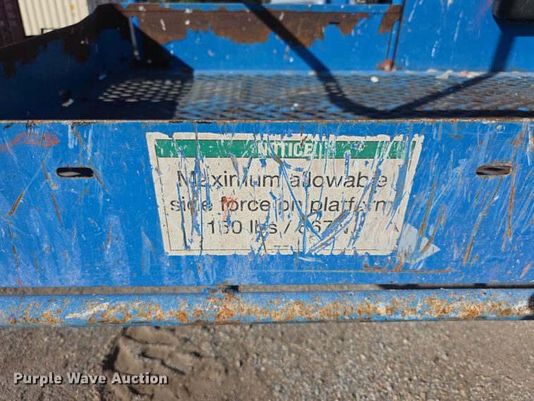 image for item FI0579 2005 Genie S-40 boom lift