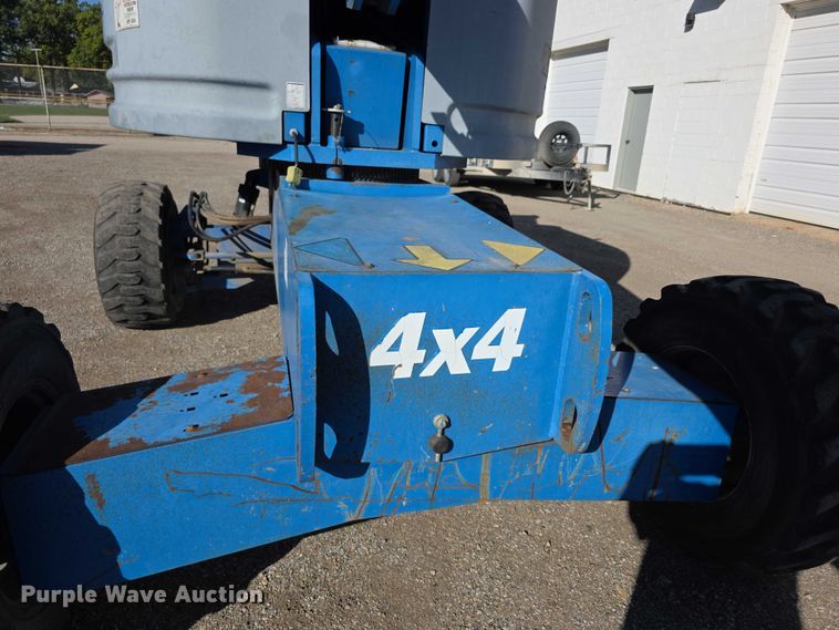 image for item FI0579 2005 Genie S-40 boom lift