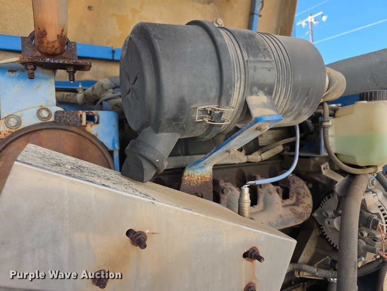 image for item FI0579 2005 Genie S-40 boom lift