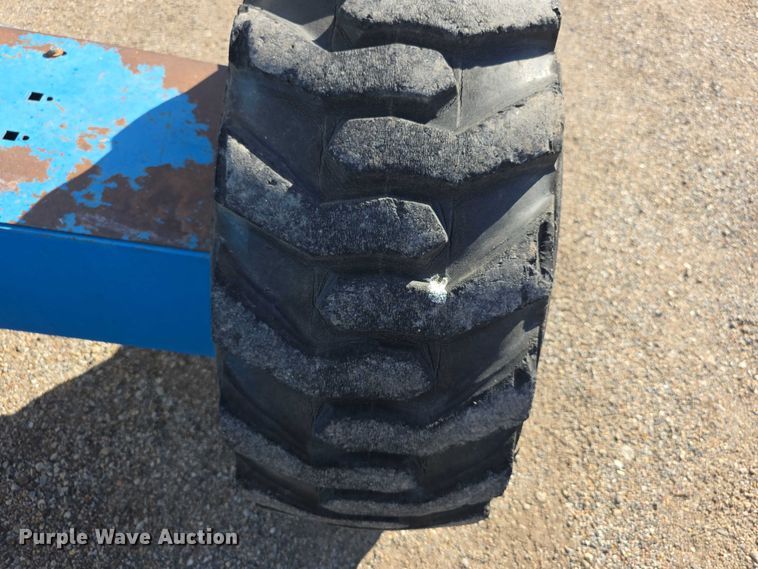 image for item FI0579 2005 Genie S-40 boom lift