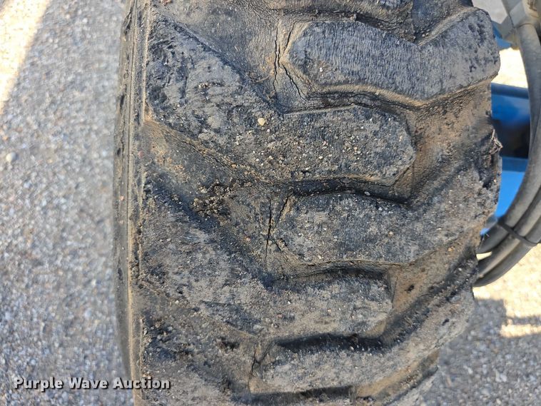 image for item FI0579 2005 Genie S-40 boom lift