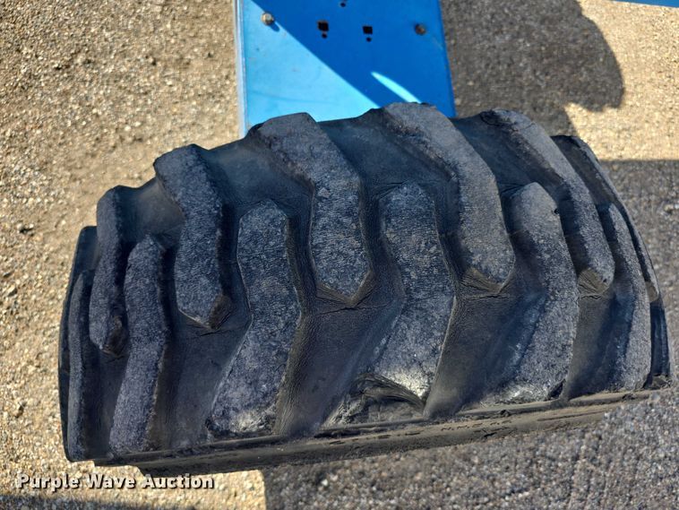 image for item FI0579 2005 Genie S-40 boom lift