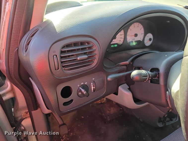 image for item FI0580 2005 Dodge  Grand Caravan  van