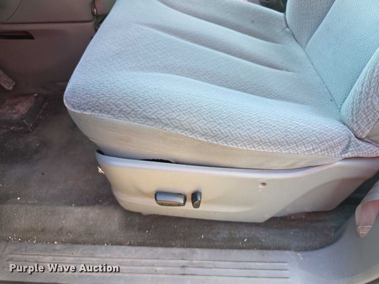 image for item FI0580 2005 Dodge  Grand Caravan  van