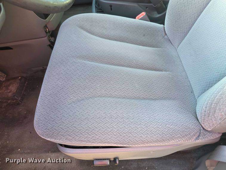 image for item FI0580 2005 Dodge  Grand Caravan  van