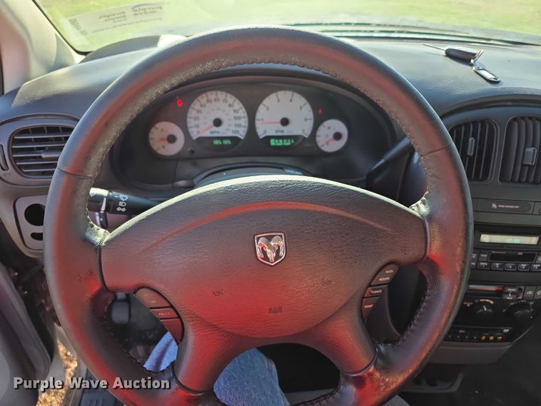 image for item FI0580 2005 Dodge  Grand Caravan  van