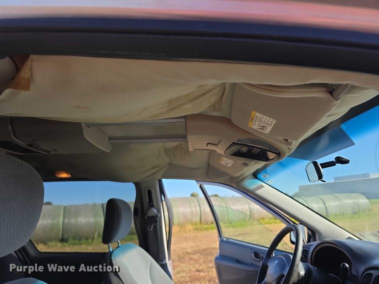 image for item FI0580 2005 Dodge  Grand Caravan  van