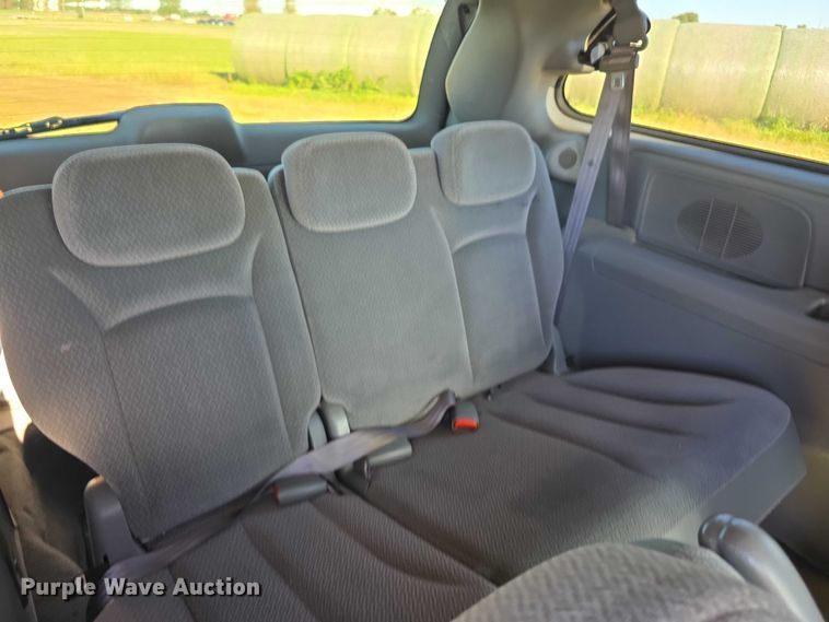 image for item FI0580 2005 Dodge  Grand Caravan  van