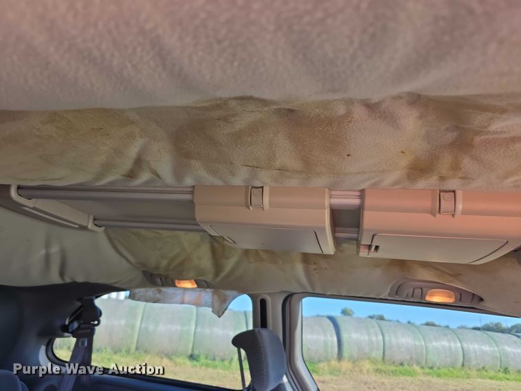 image for item FI0580 2005 Dodge  Grand Caravan  van