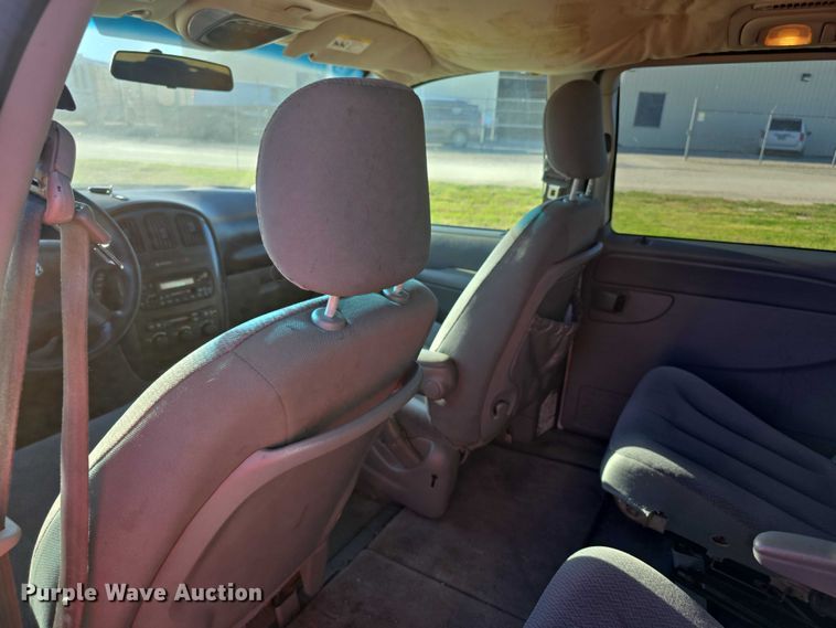 image for item FI0580 2005 Dodge  Grand Caravan  van