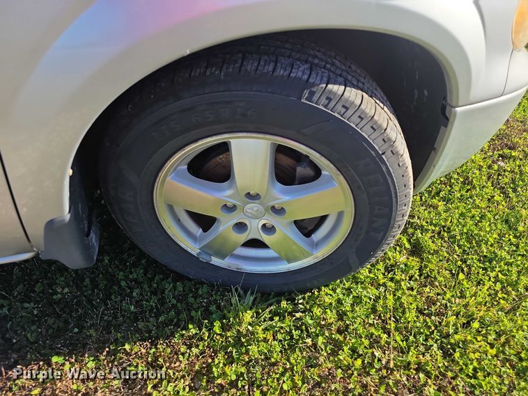 image for item FI0580 2005 Dodge  Grand Caravan  van