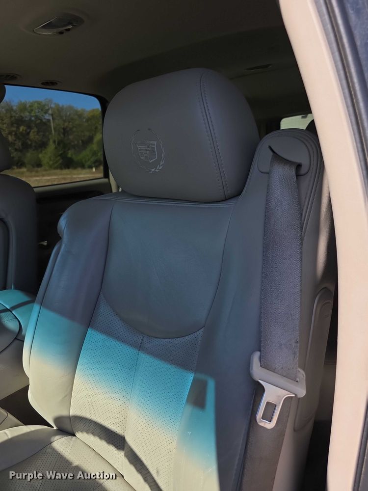 image for item FI0582 2003 Cadillac  Escalade ESV SUV