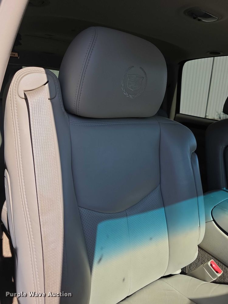 image for item FI0582 2003 Cadillac  Escalade ESV SUV