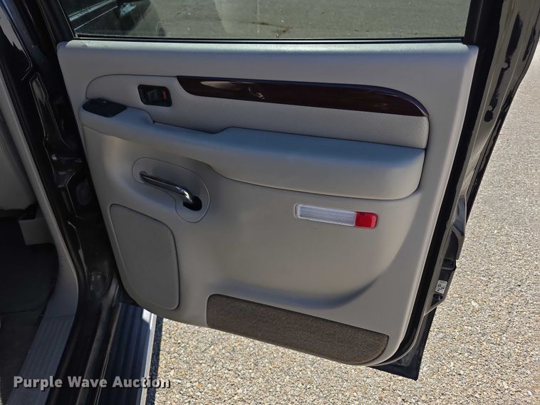 image for item FI0582 2003 Cadillac  Escalade ESV SUV