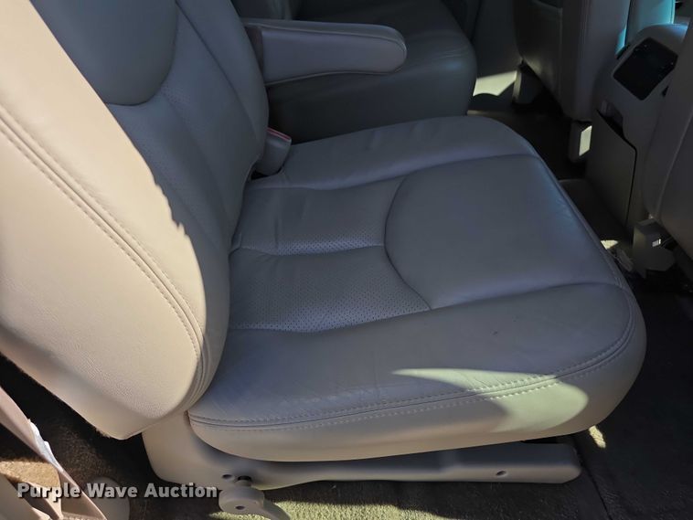 image for item FI0582 2003 Cadillac  Escalade ESV SUV