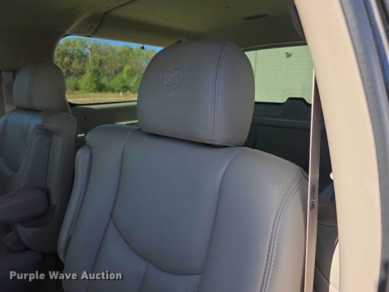 image for item FI0582 2003 Cadillac  Escalade ESV SUV