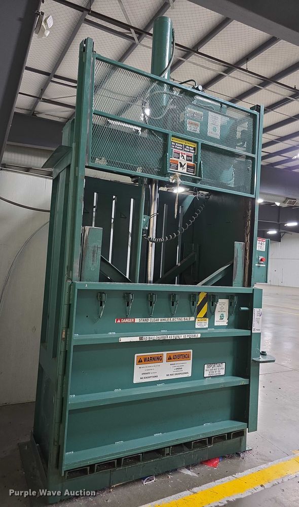 image for item FI0583 2013 Harris V5HD carboard baler