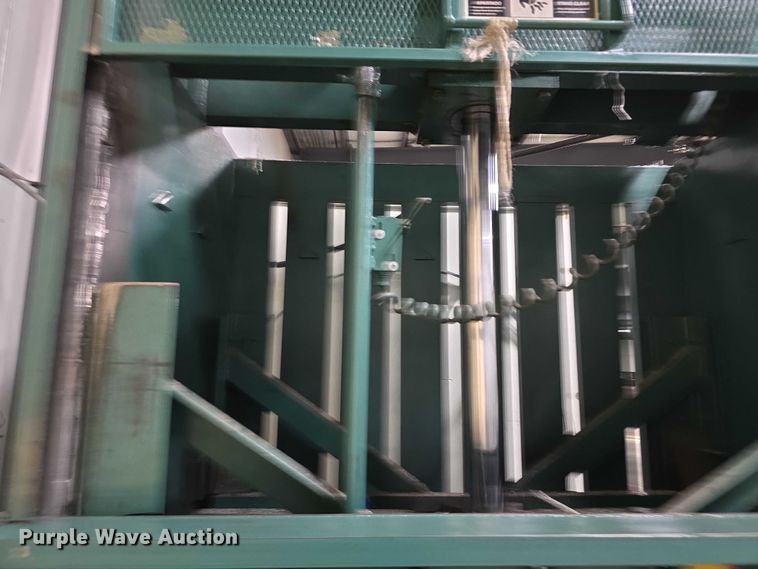 image for item FI0583 2013 Harris V5HD carboard baler