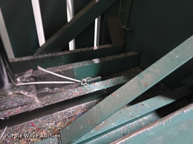 image for item FI0583 2013 Harris V5HD carboard baler