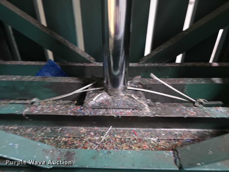 image for item FI0583 2013 Harris V5HD carboard baler