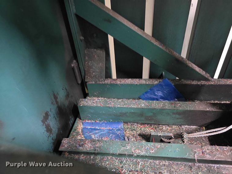 image for item FI0583 2013 Harris V5HD carboard baler